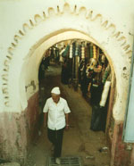 porte ancienne de la médina de Ksar el Kebir au Maroc
